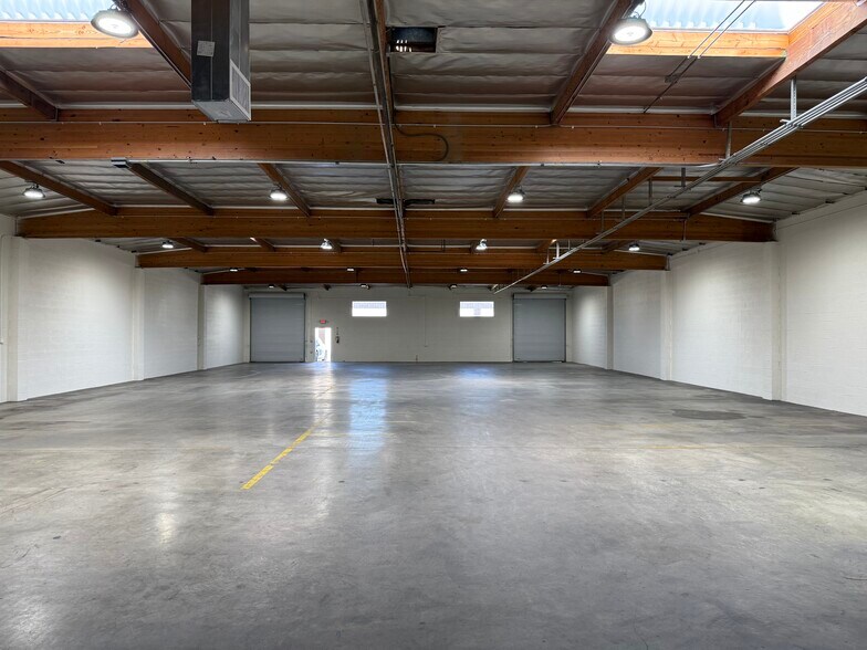 8930 Quartz Ave, Northridge, CA à louer - Photo du bâtiment - Image 2 de 5