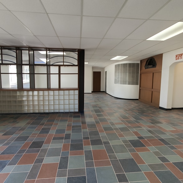 1704 NW 6th St, Oklahoma City, OK for sale - Building Photo - Image 3 of 20