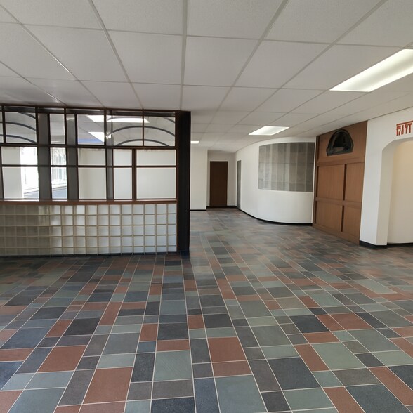 1704 NW 6th St, Oklahoma City, OK à vendre - Photo du bâtiment - Image 3 de 20