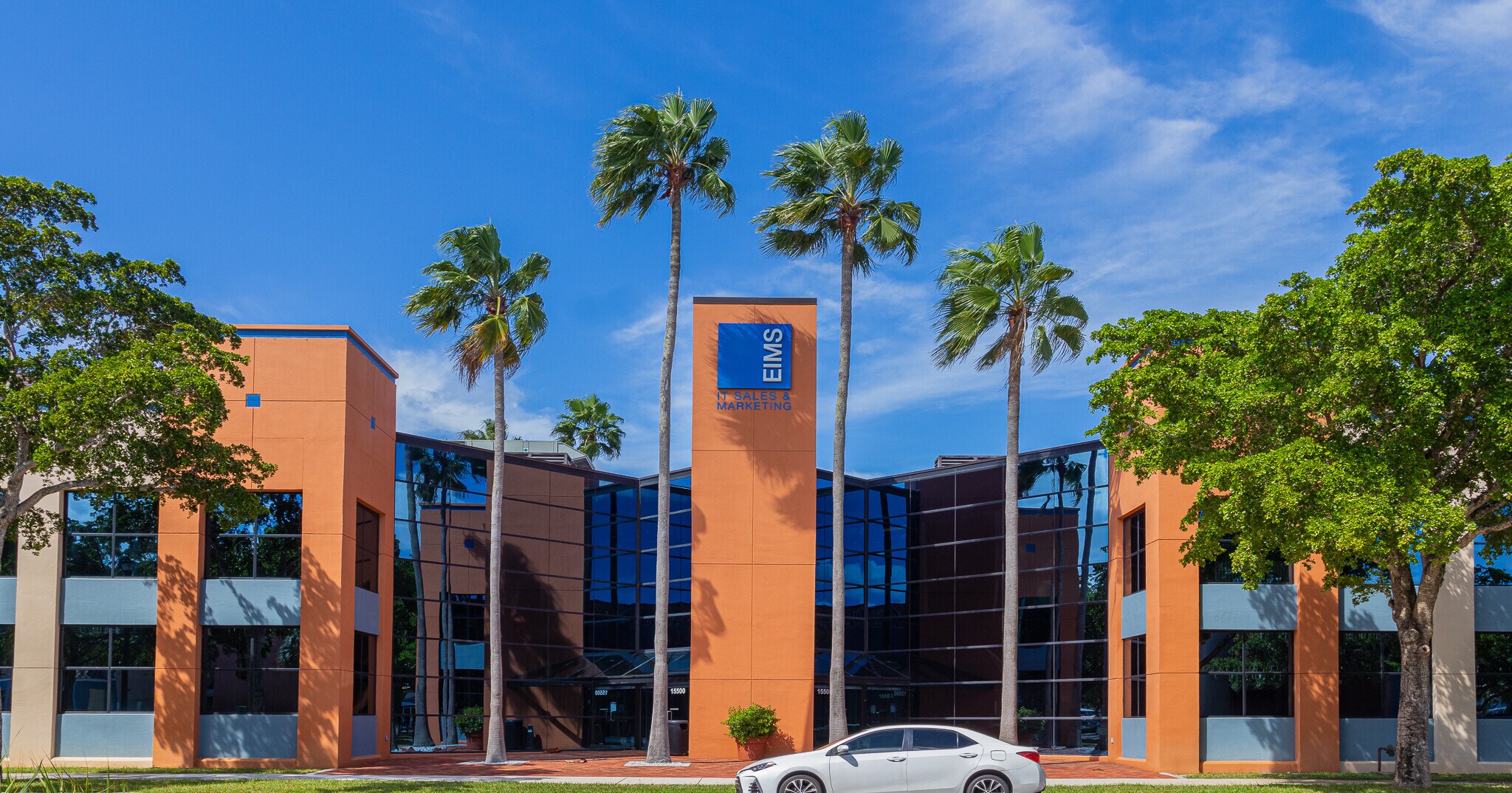 15500 New Barn Rd, Miami Lakes, FL for lease Primary Photo- Image 1 of 7