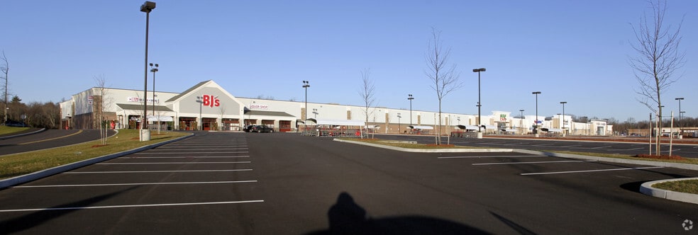 6102-9102 Shops Way, Northborough, MA for lease - Primary Photo - Image 2 of 9