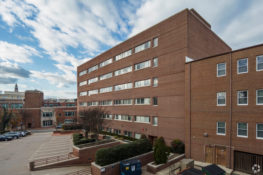 1420 King St, Alexandria, VA à louer - Photo du bâtiment - Image 2 de 5