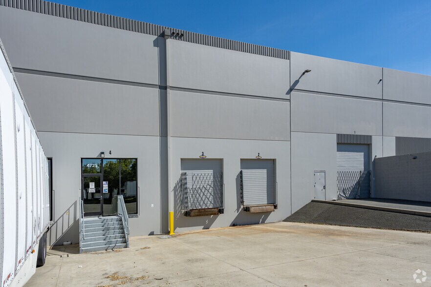 4725 Industrial Way, Benicia, CA à louer - Photo du bâtiment - Image 3 de 7