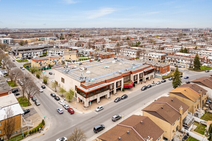 8730-8770 Boul Provencher, Montréal, QC à louer - Aérien - Image 2 de 5