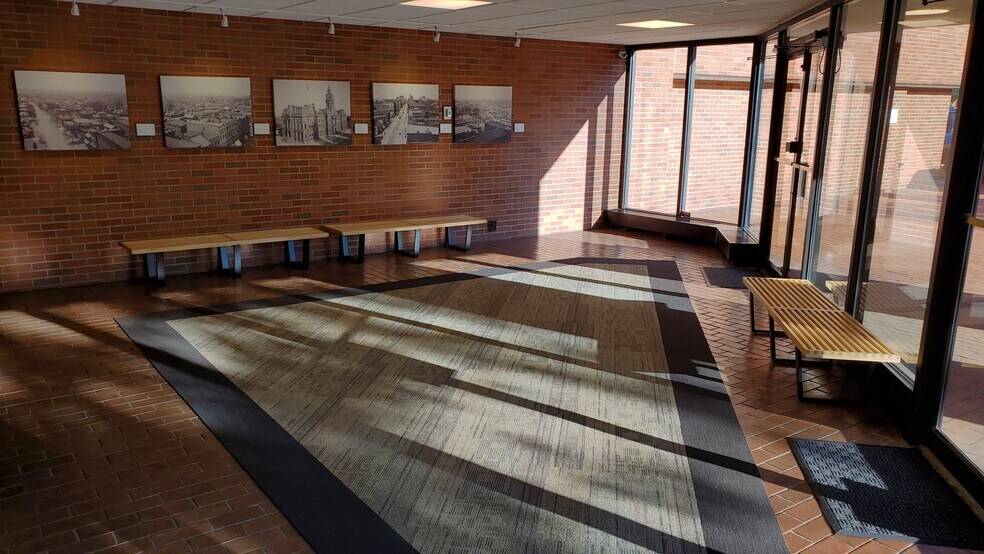 580 S High St, Columbus, OH à louer - Photo intérieure - Image 2 de 16