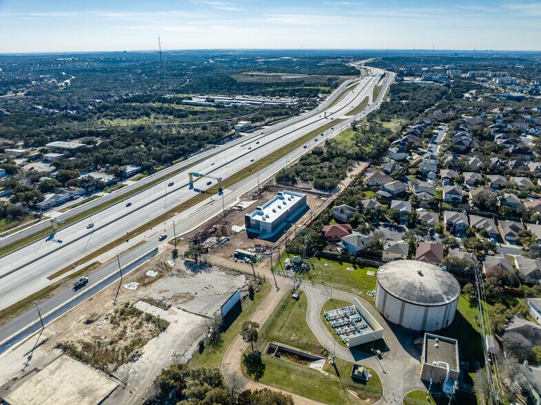 252191 N US HWY 281, San Antonio, TX à louer - Photo du bâtiment - Image 2 de 7