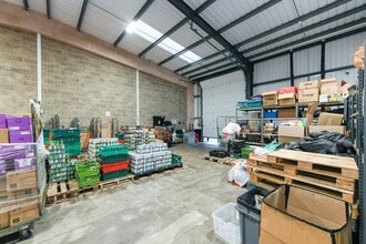 Ascot Dr, Derby for lease Interior Photo- Image 1 of 3