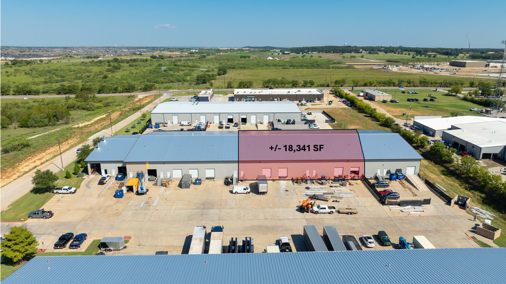 8141 Gateway Dr, Argyle, TX à louer - Photo du bâtiment - Image 3 de 10