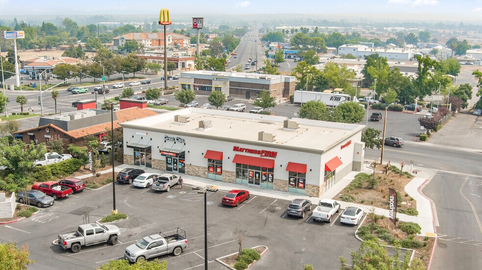 375 Oro Dam Blvd E, Oroville, CA à vendre - Photo du bâtiment - Image 1 de 16