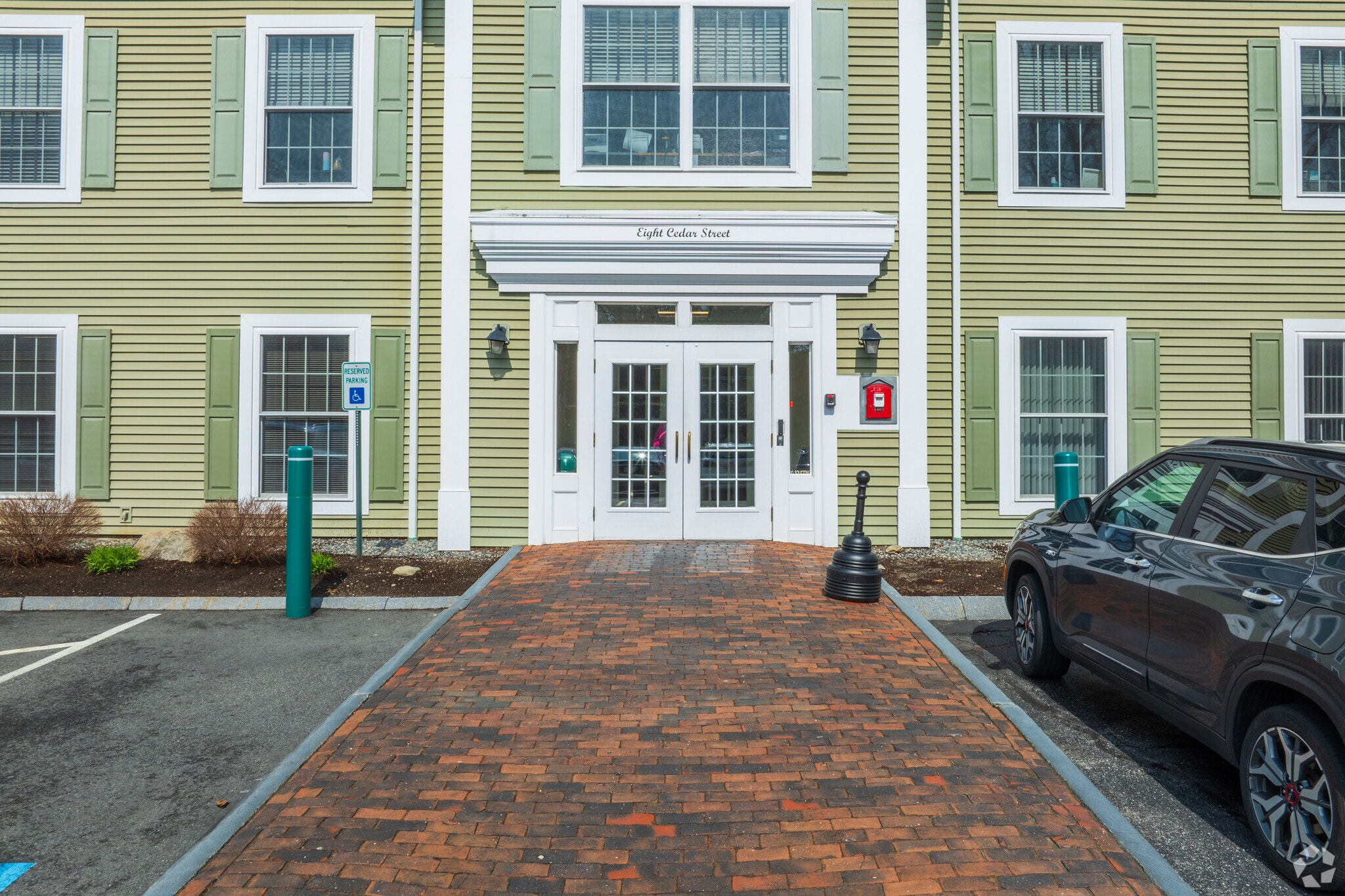 8 Cedar St, Woburn, MA for sale Primary Photo- Image 1 of 6