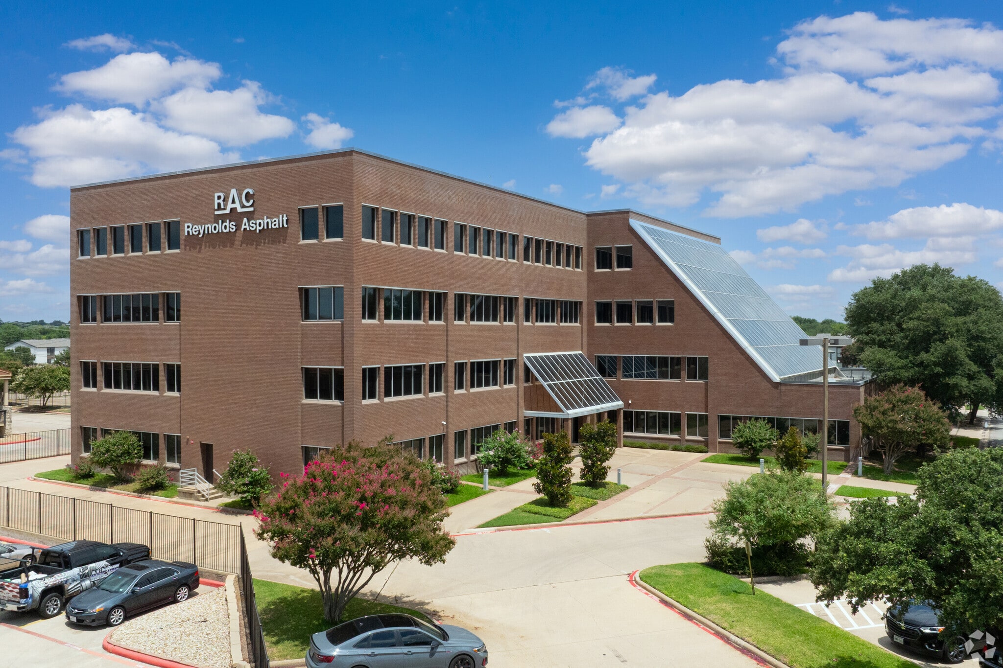 8713 Airport Fwy, North Richland Hills, TX à louer Photo principale- Image 1 de 24