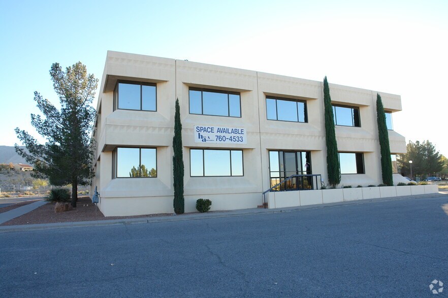 5862 Cromo Dr, El Paso, TX à louer - Photo du bâtiment - Image 2 de 11