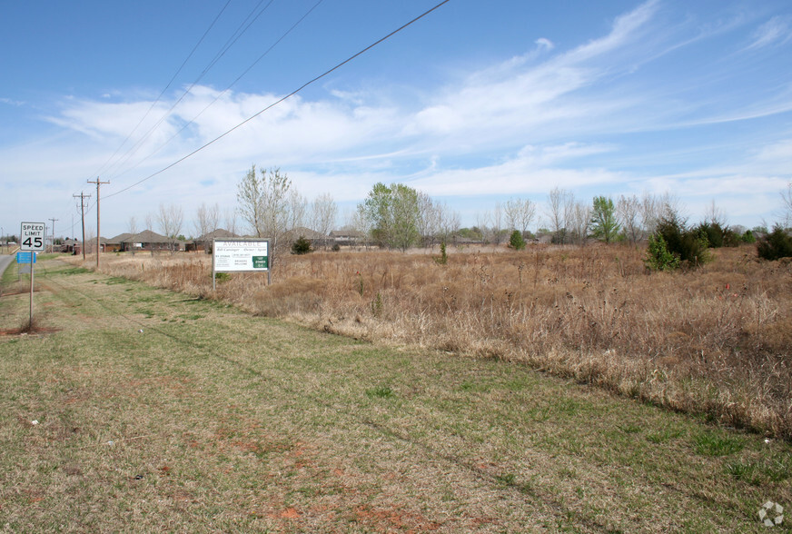 NE 12th Ave, Norman, OK for sale - Primary Photo - Image 1 of 1