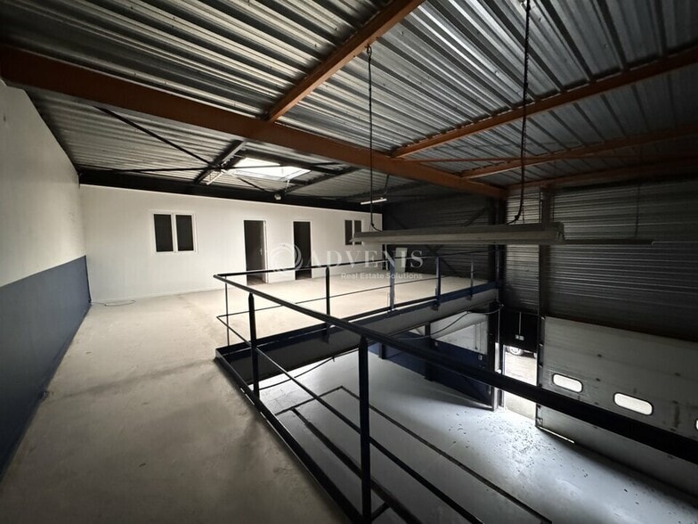 Flex in Ozoir-la-Ferrière for lease - Interior Photo - Image 3 of 4