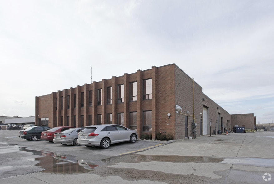 255 Carrier Dr, Toronto, ON for sale - Primary Photo - Image 1 of 1