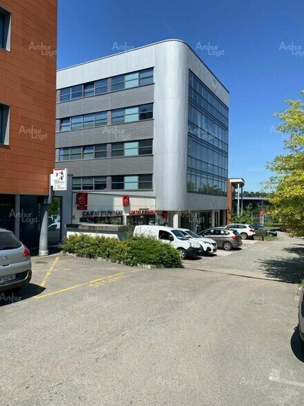 9 Avenue Des Montboucons, Besançon à louer - Photo du bâtiment - Image 2 de 6