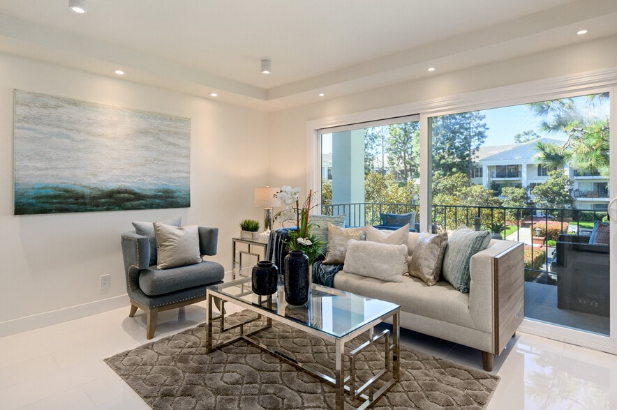 100 Scholz Plz, Newport Beach, CA for sale - Building Photo - Image 2 of 14