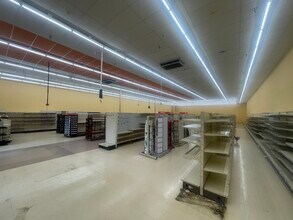 17503-17587 Imperial Valley Dr, Houston, TX for lease Building Photo- Image 2 of 13