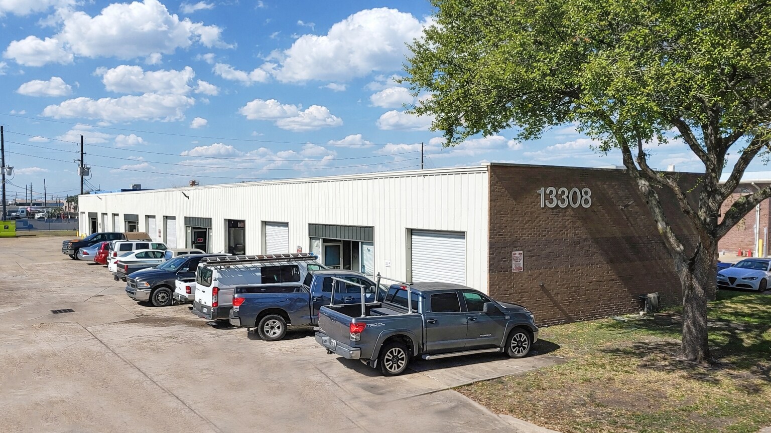 13308 Redfish Ln, Stafford, TX for lease Primary Photo- Image 1 of 4