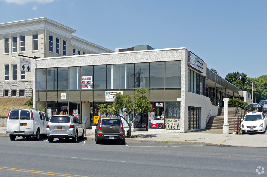 290 Broadway, Newburgh, NY à vendre - Photo principale - Image 1 de 1