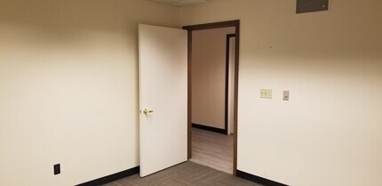 120 E Fourth St, Kaukauna, WI for lease Building Photo- Image 2 of 4