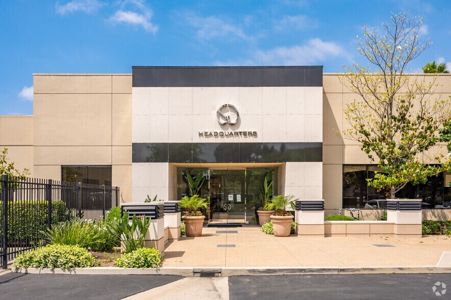 17622 Armstrong Ave, Irvine, CA for sale - Building Photo - Image 3 of 17