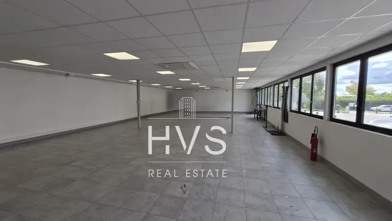 Flex in Aix-en-Provence for lease - Interior Photo - Image 2 of 3