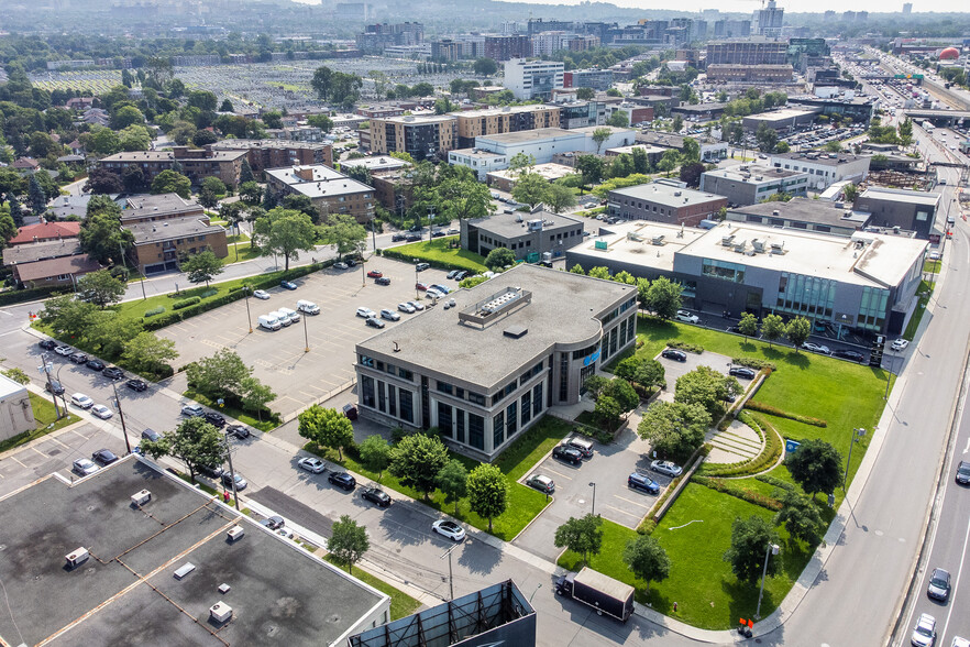 8585 Décarie, Mt Royal, QC for lease - Building Photo - Image 3 of 35