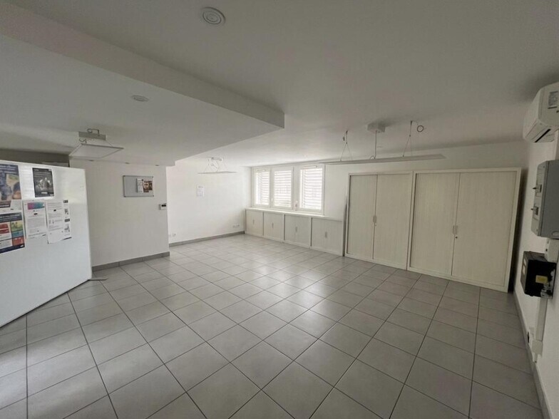 Office in Toulon for sale - Building Photo - Image 2 of 7