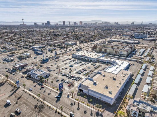 310-398 S Decatur Blvd, Las Vegas, NV à louer - Photo du bâtiment - Image 3 de 6