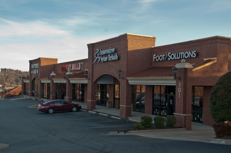 301-303 S Bowman Rd, Little Rock, AR à louer - Photo du bâtiment - Image 3 de 6