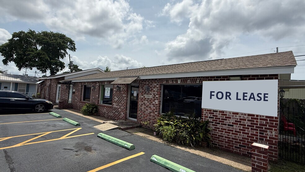 1310 Bienville Blvd, Ocean Springs, MS à louer - Photo du bâtiment - Image 3 de 12