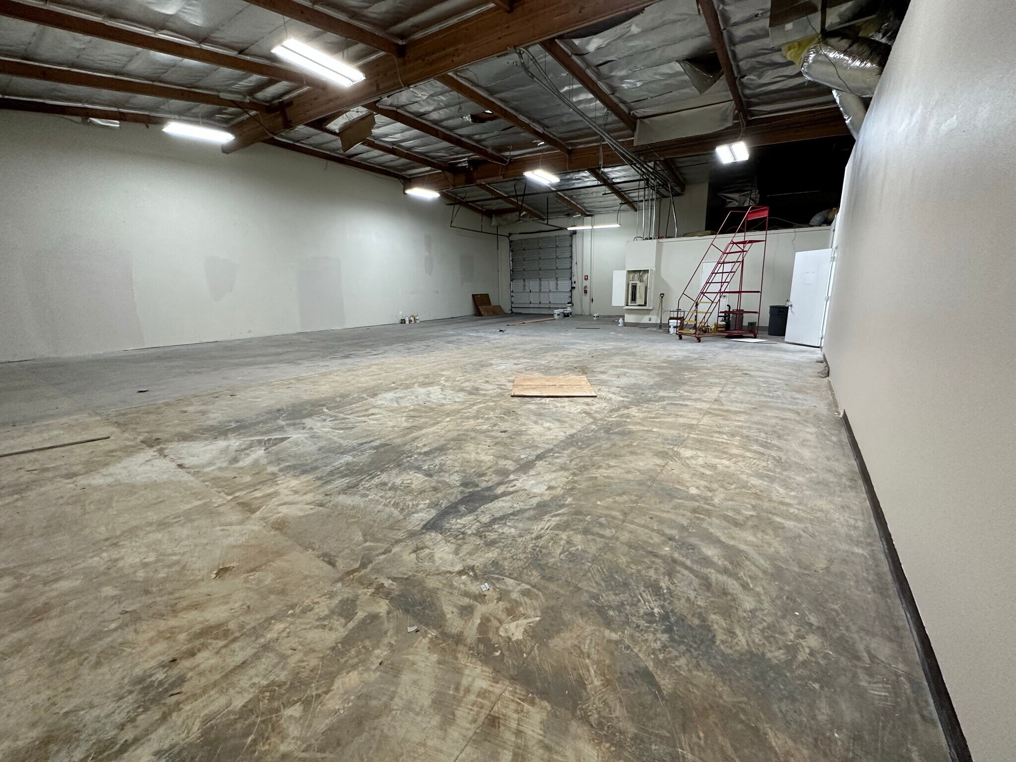 21018 Osborne St, Canoga Park, CA à vendre Photo du bâtiment- Image 1 de 1