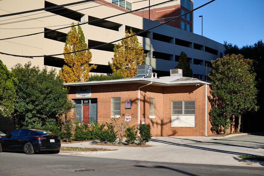 2127 Hawkins St, Charlotte, NC à louer - Photo du bâtiment - Image 1 de 2