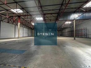 Industrial in Avignon for lease Building Photo- Image 1 of 4