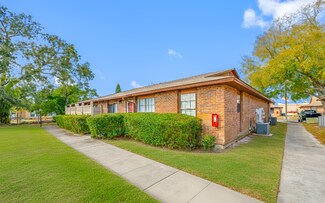 Plus de détails pour 7110 Tudor Ln, Port Richey, FL - Multi-résidentiel à vendre