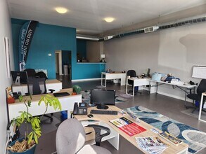 566 Frank Hill Rd, Peterborough, ON for lease Interior Photo- Image 1 of 6