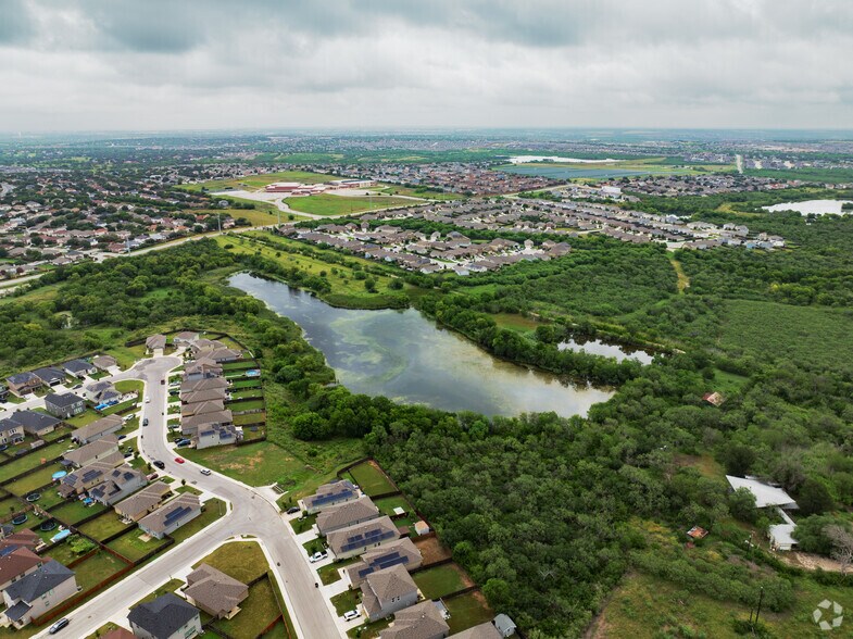 7380 Binz Engleman Rd, Converse, TX à vendre - Photo principale - Image 1 de 2