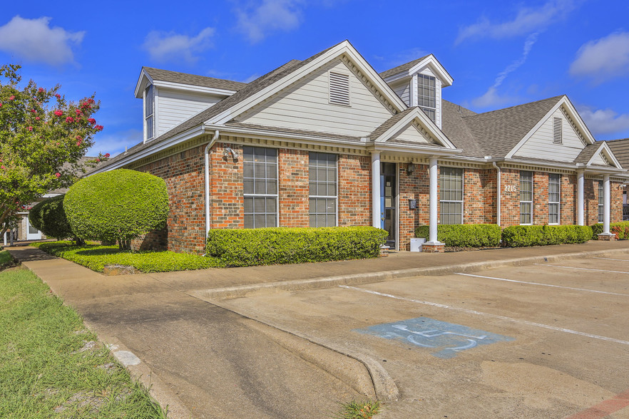 2715 Bolton Boone Dr, Desoto, TX for sale - Primary Photo - Image 1 of 1