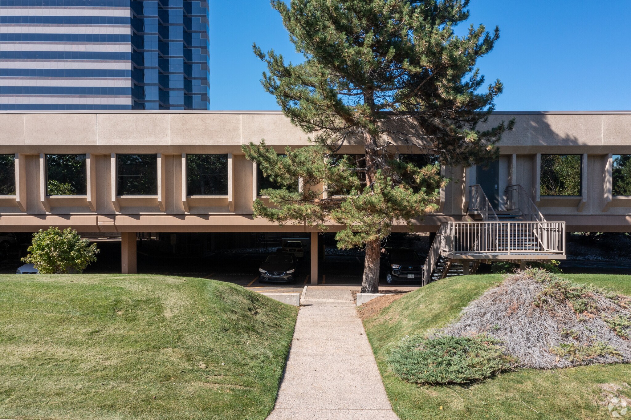 5290 Dtc Pkwy, Greenwood Village, CO à louer Photo du bâtiment- Image 1 de 7