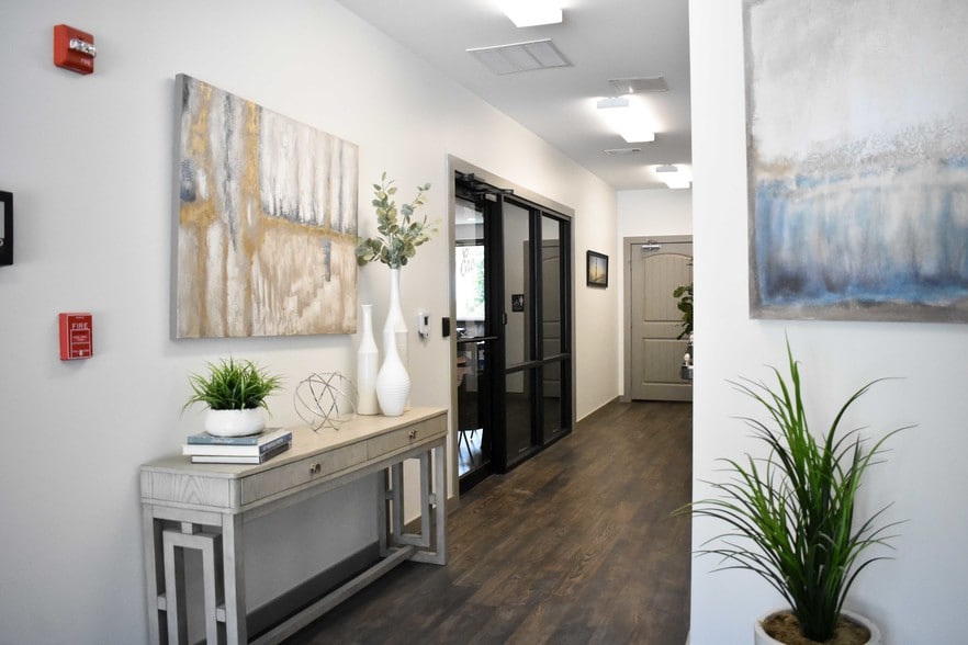 8101 McClure Dr, Fort Smith, AR for lease - Interior Photo - Image 3 of 3