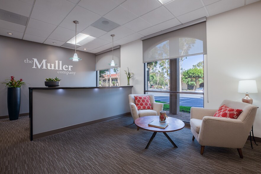 3848 W Carson St, Torrance, CA à louer - Photo intérieure - Image 2 de 19