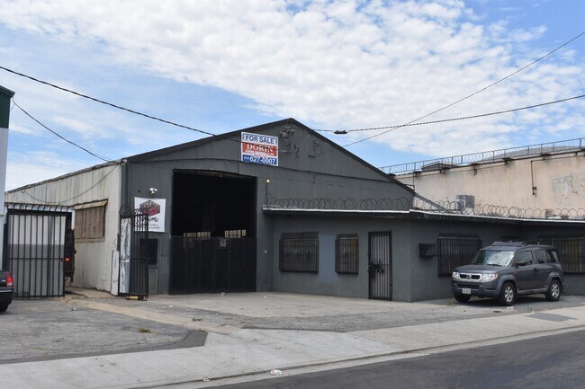 More details for 8011 Beach St, Los Angeles, CA - Industrial for Sale