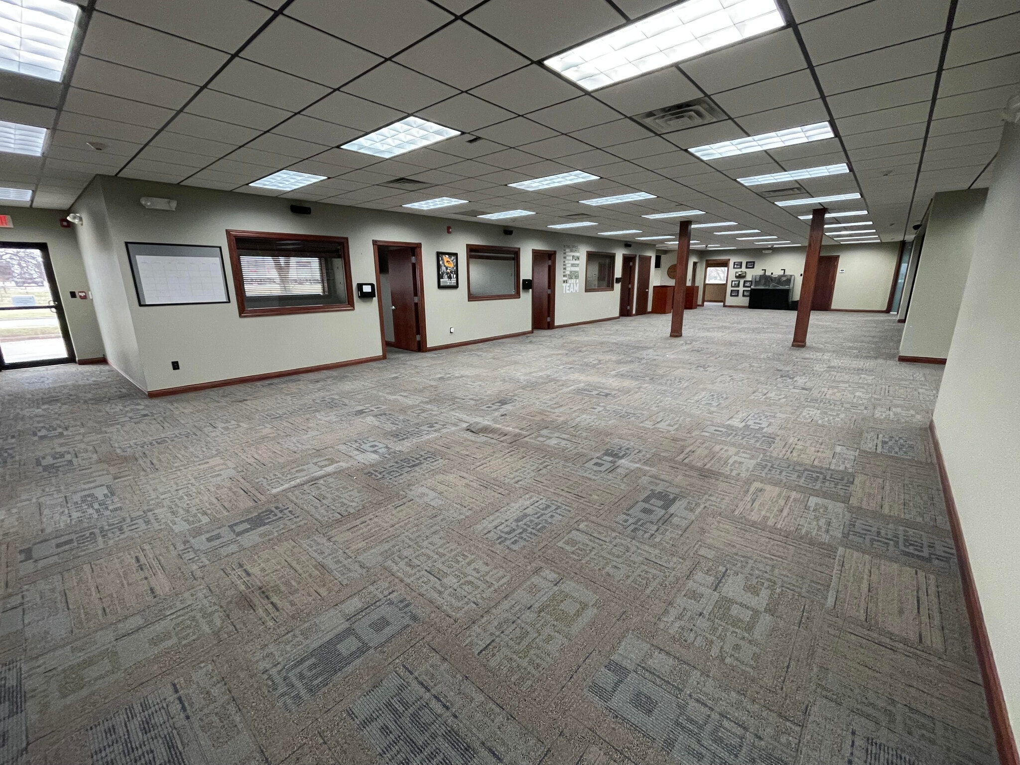 1014 SE Lorenz Dr, Ankeny, IA for lease Building Photo- Image 1 of 10