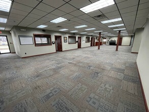 1014 SE Lorenz Dr, Ankeny, IA for lease Building Photo- Image 1 of 10