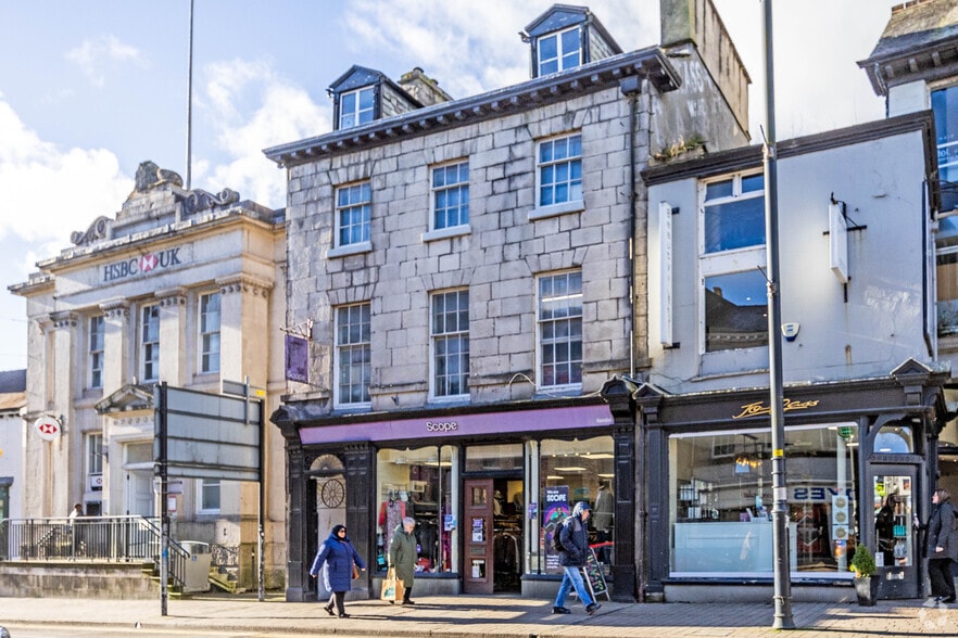 60-62 Highgate, Kendal for sale - Building Photo - Image 1 of 4