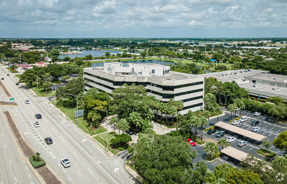 2101 W Commercial Blvd, Fort Lauderdale, FL à louer - Aérien - Image 1 de 13