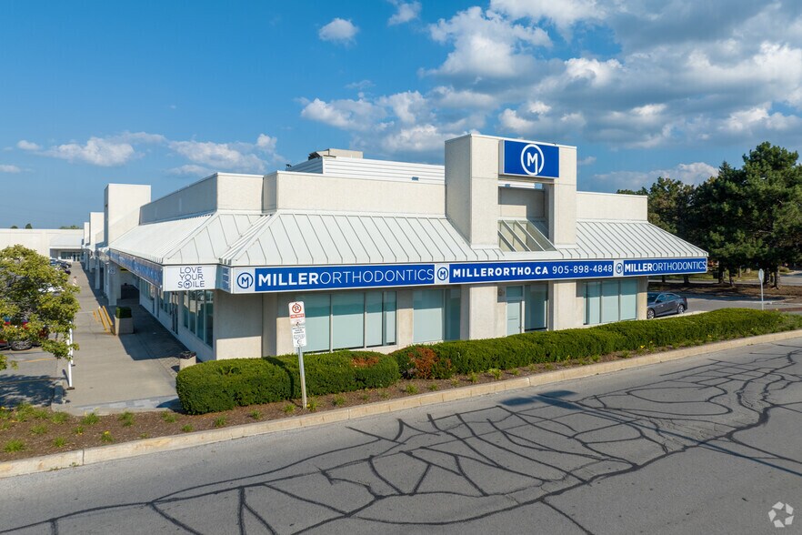 16635 Yonge St, Newmarket, ON à louer - Photo du bâtiment - Image 2 de 5