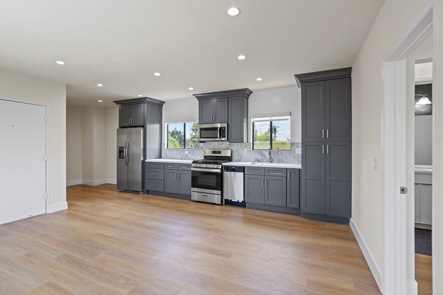 2001 Penmar Ave, Venice, CA à vendre - Photo du bâtiment - Image 3 de 75