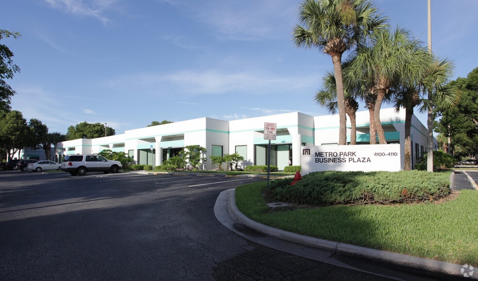 4100 Center Pointe Dr, Fort Myers, FL for sale - Primary Photo - Image 1 of 17